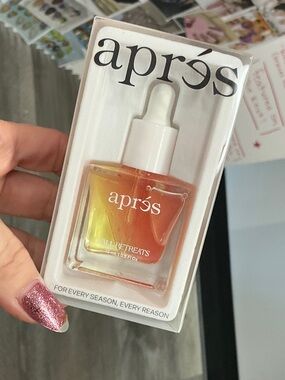 après Glow Oil Serum in Orange-Yellow Bottle Fall Retreat